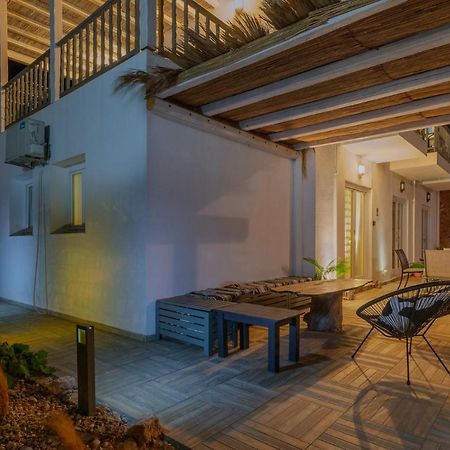 Uno Beachfront Suite Livadia  Zewnętrze zdjęcie