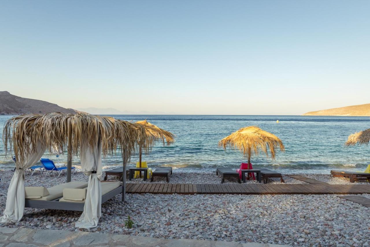 Uno Beachfront Suite Livadia  Zewnętrze zdjęcie