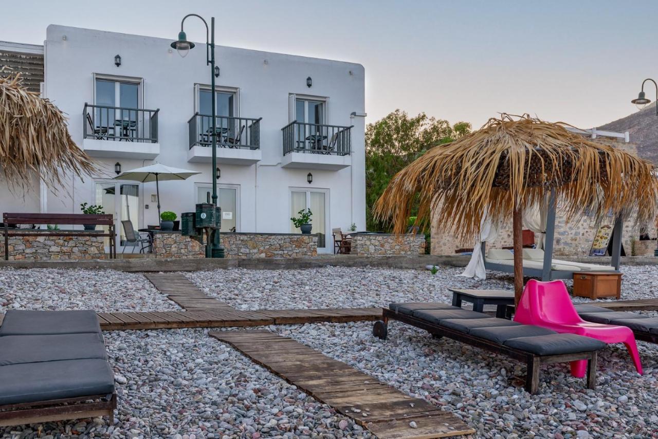 Uno Beachfront Suite Livadia  Zewnętrze zdjęcie