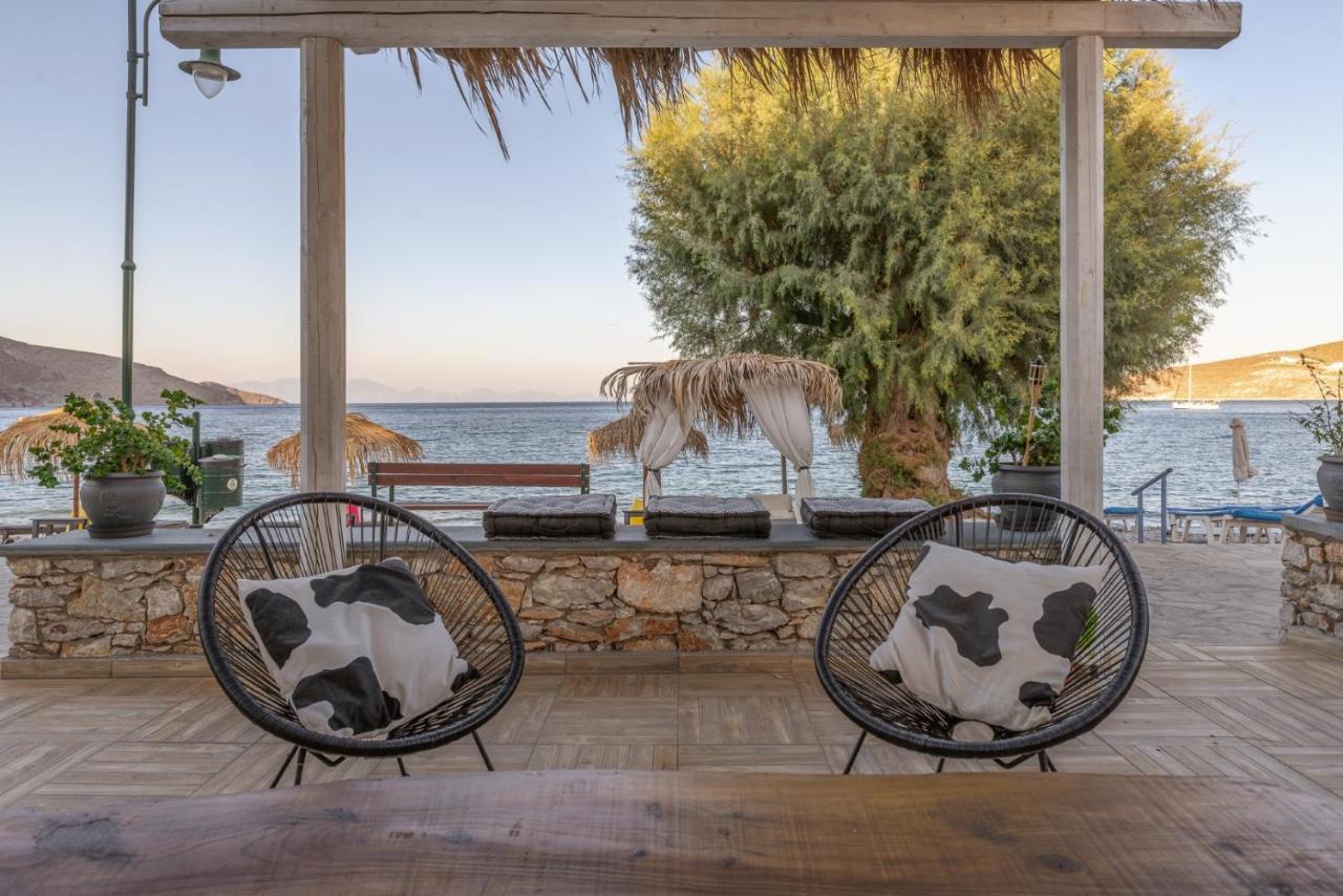 Uno Beachfront Suite Livadia  Zewnętrze zdjęcie